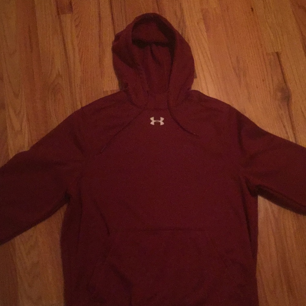 Under Armor sweatshirt